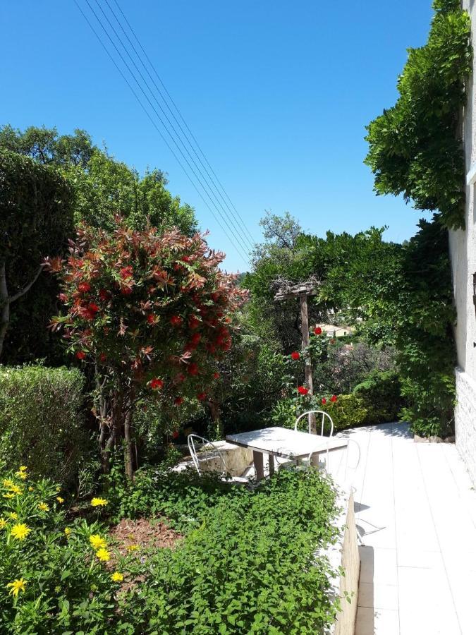 Appartements Dans Villa En Rez De Jardin Hyères Exteriör bild