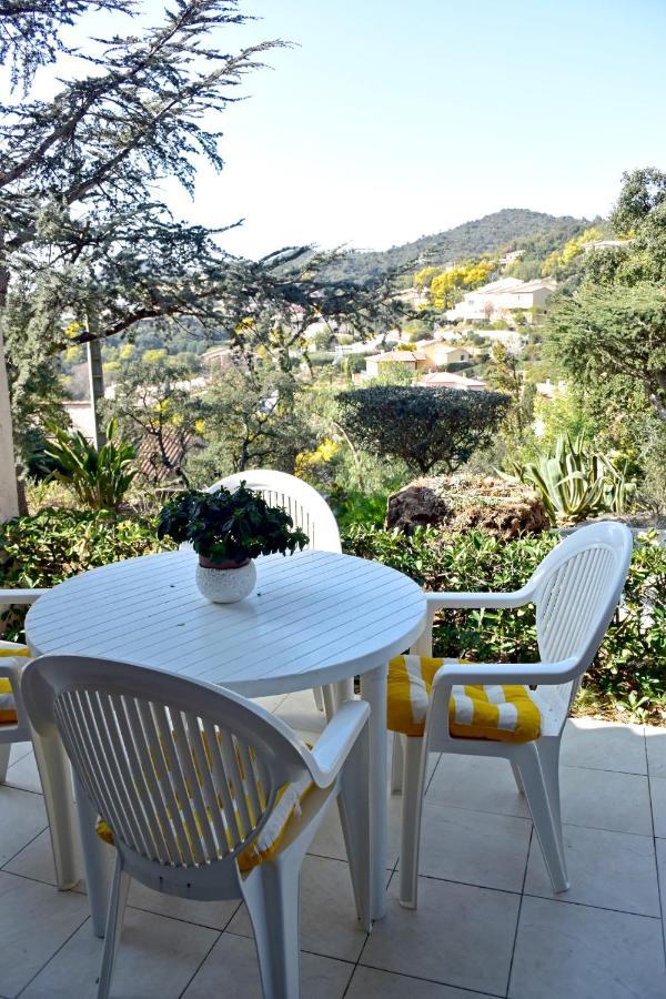 Appartements Dans Villa En Rez De Jardin Hyères Exteriör bild
