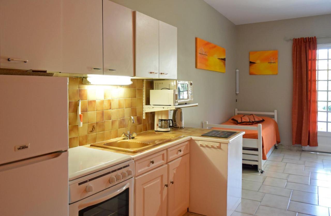 Appartements Dans Villa En Rez De Jardin Hyères Exteriör bild
