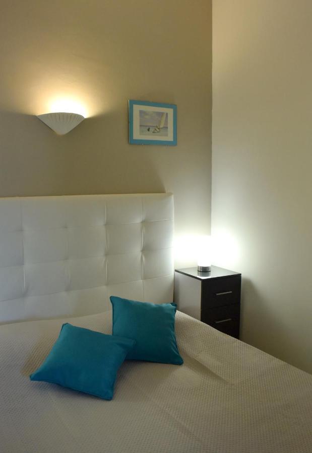 Appartements Dans Villa En Rez De Jardin Hyères Exteriör bild