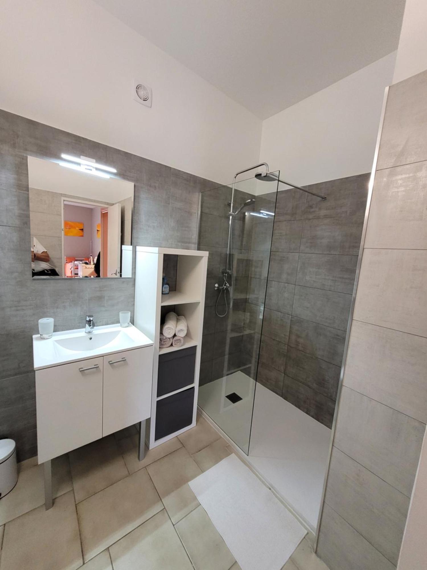 Appartements Dans Villa En Rez De Jardin Hyères Exteriör bild
